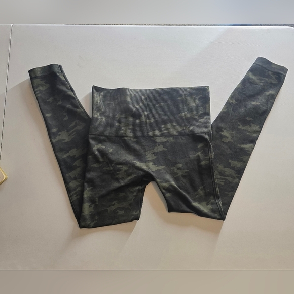 SPANX Green and Black High-Waist Leggings - Picture 1 of 4